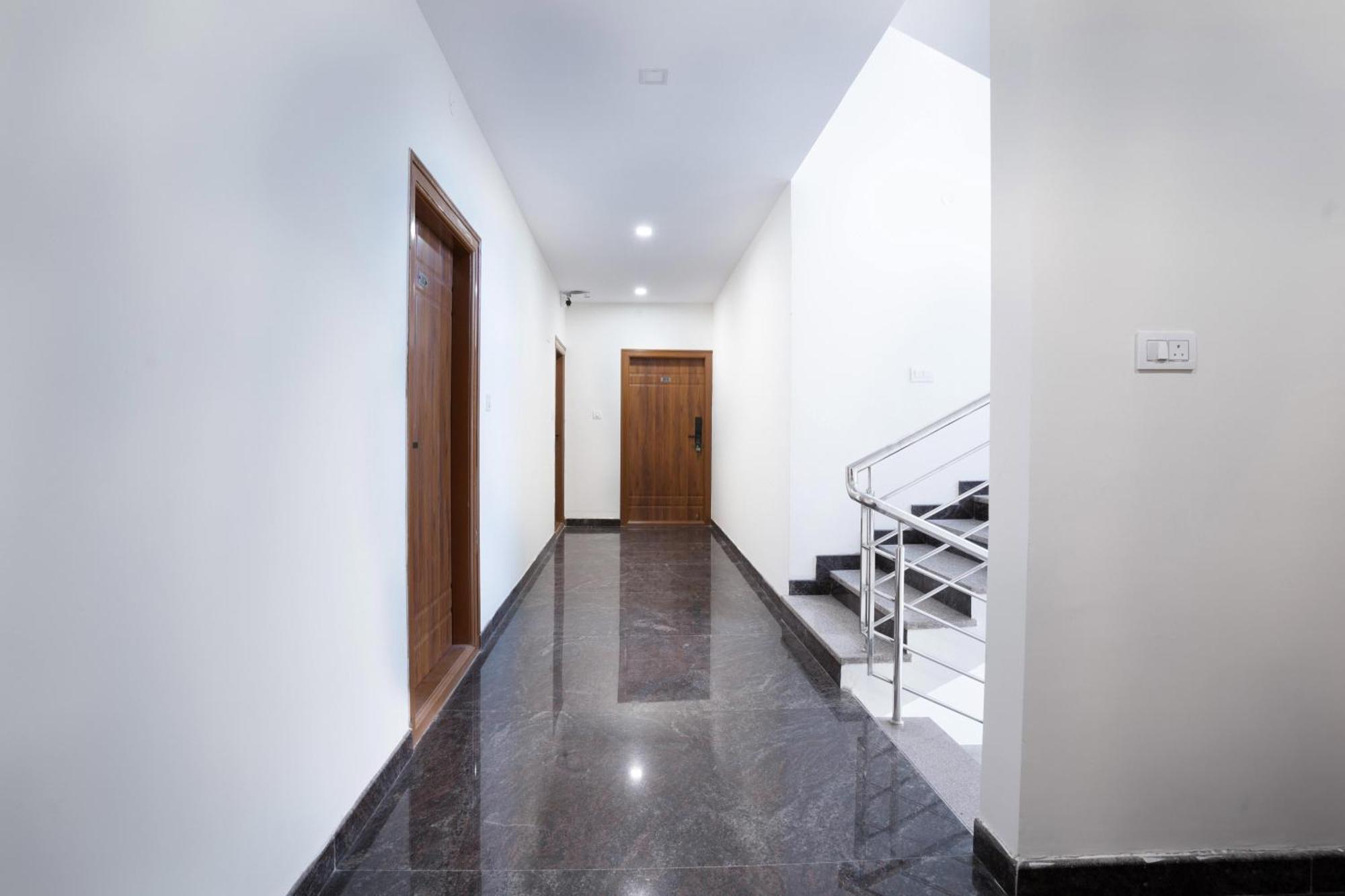 Treebo Galaxy Kings Suites, Hebbal Bangalore Eksteriør bilde