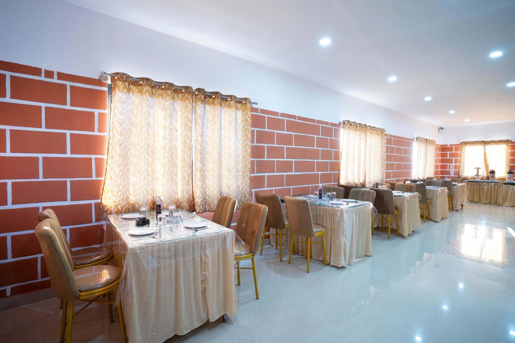 Treebo Galaxy Kings Suites, Hebbal Bangalore Eksteriør bilde