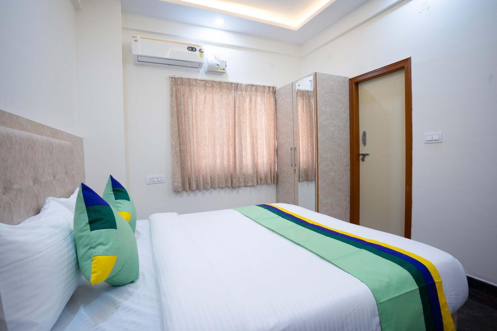 Treebo Galaxy Kings Suites, Hebbal Bangalore Eksteriør bilde