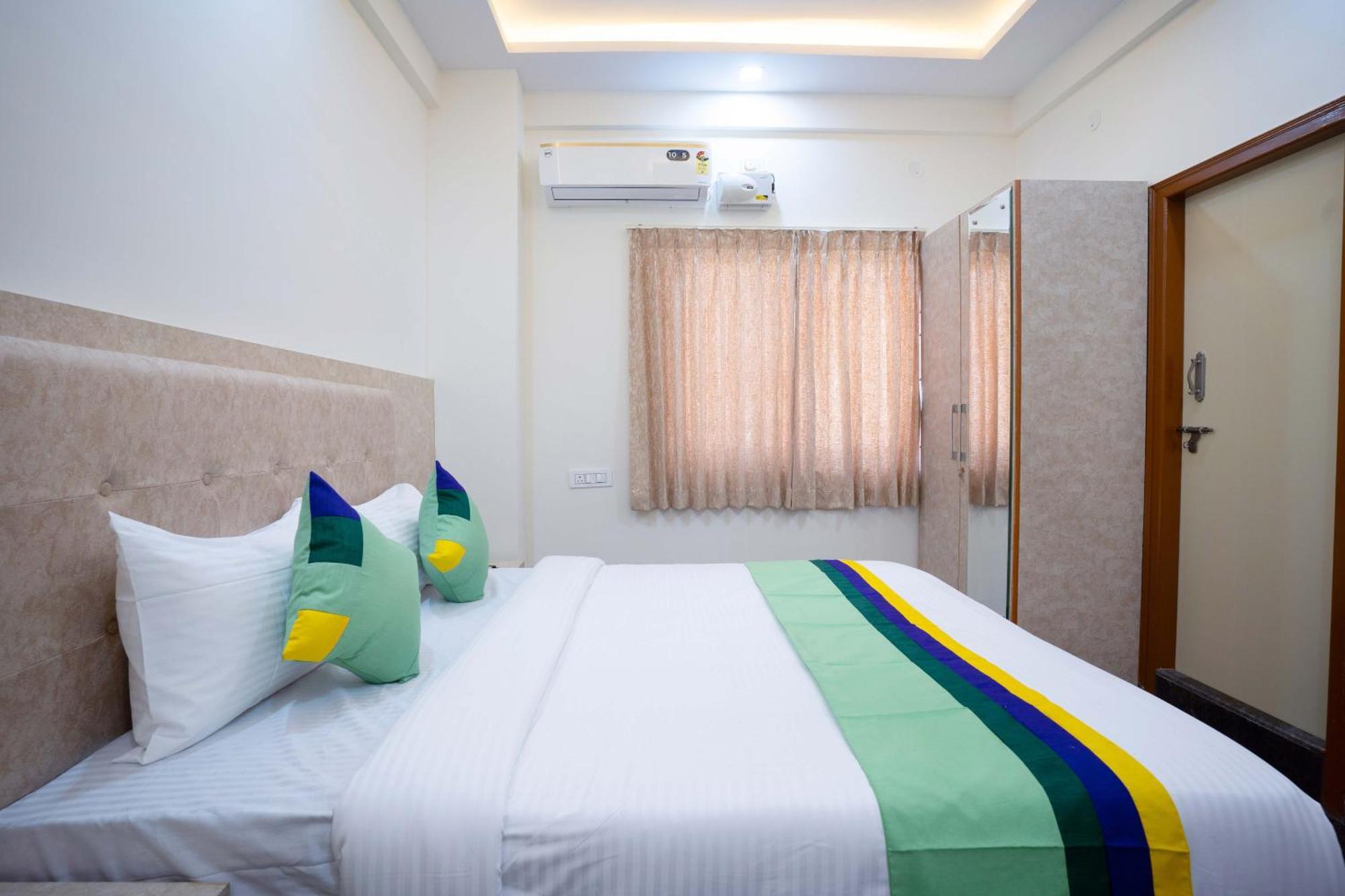 Treebo Galaxy Kings Suites, Hebbal Bangalore Eksteriør bilde
