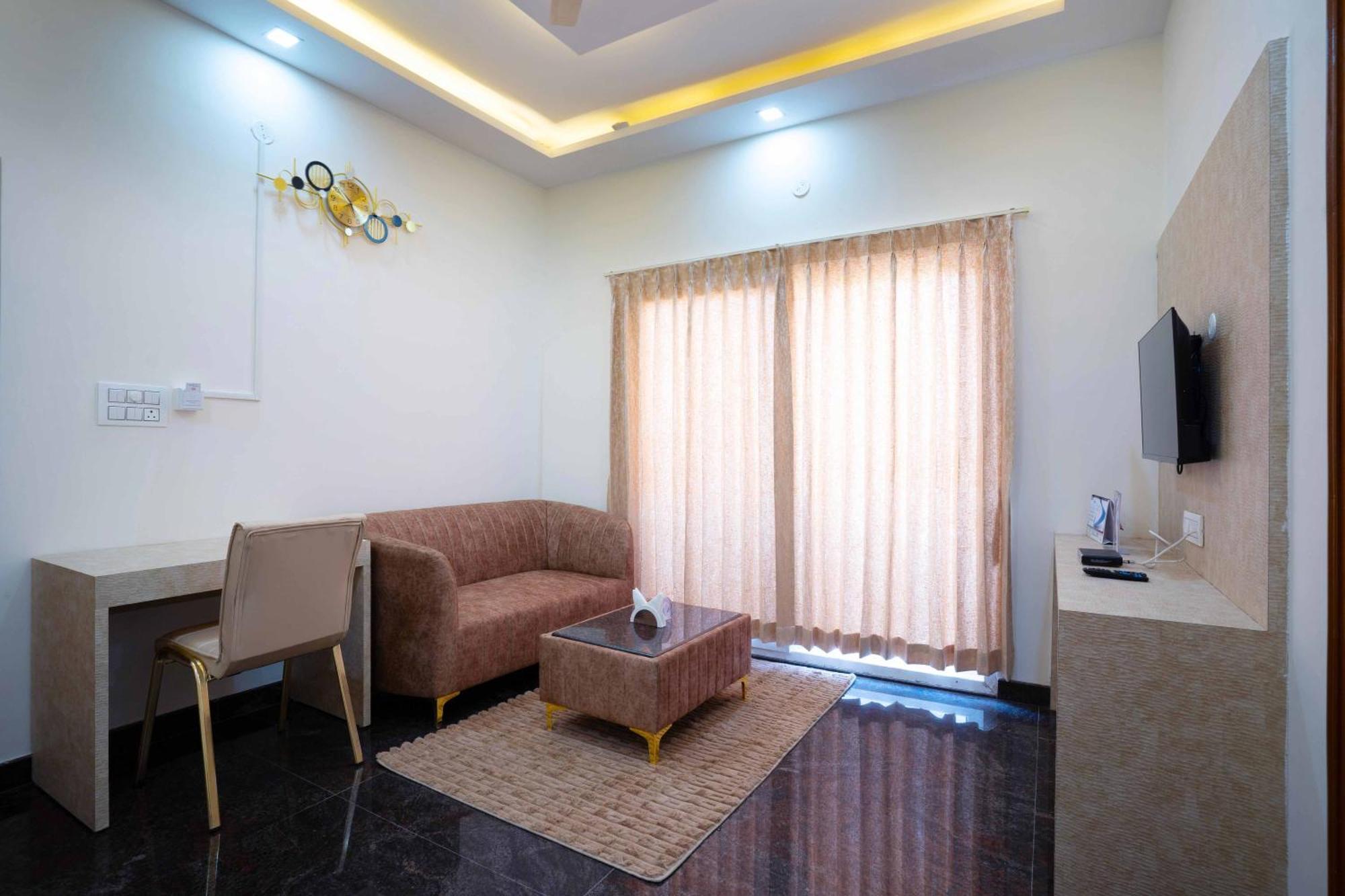 Treebo Galaxy Kings Suites, Hebbal Bangalore Eksteriør bilde